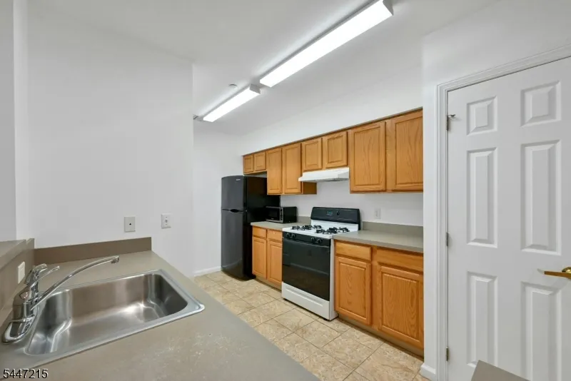 189 Forest Ave #213 Unit 213 Paramus, NJ 07652