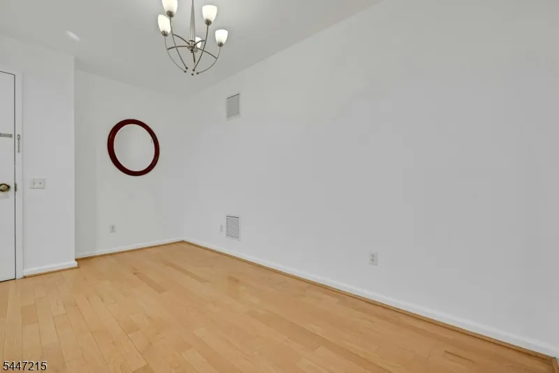 189 Forest Ave #213 Unit 213 Paramus, NJ 07652