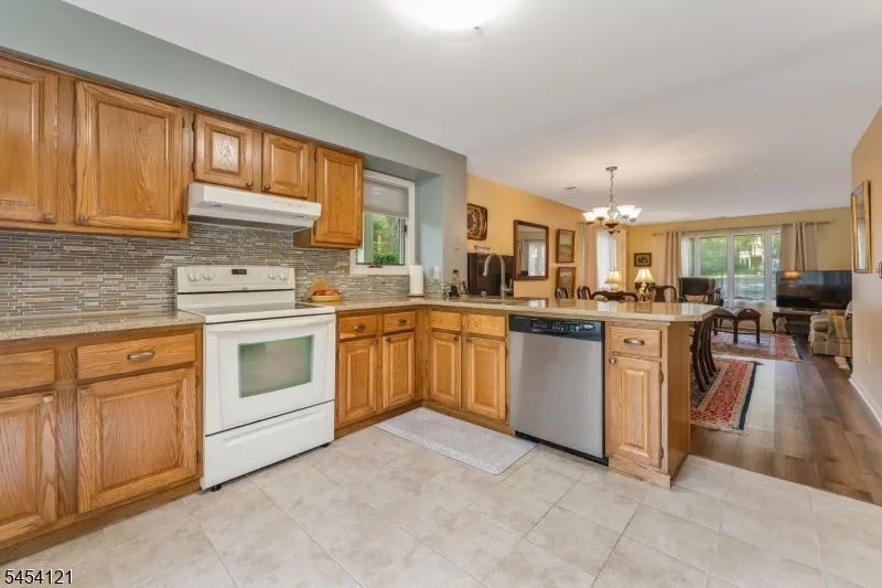 101 Westchester Ter Clinton, NJ 08801