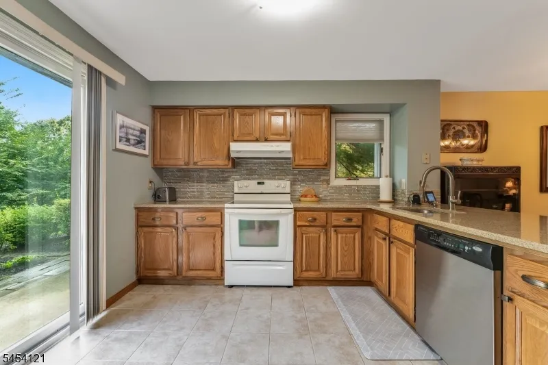 101 Westchester Ter Clinton, NJ 08801
