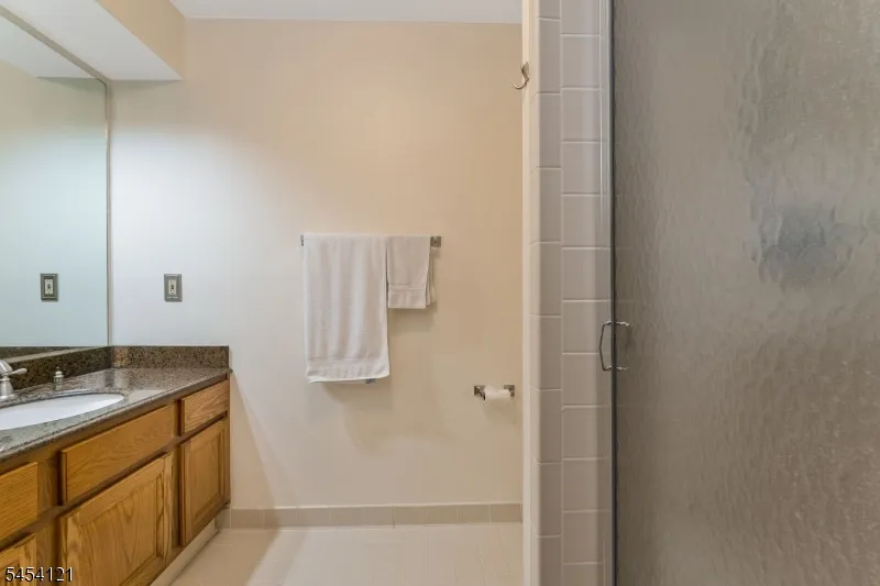101 Westchester Ter Clinton, NJ 08801