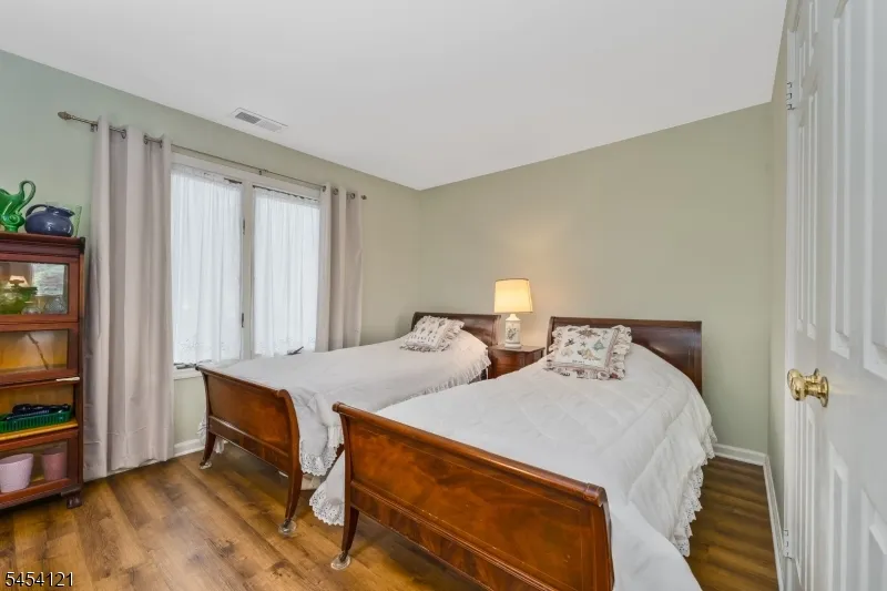 101 Westchester Ter Clinton, NJ 08801