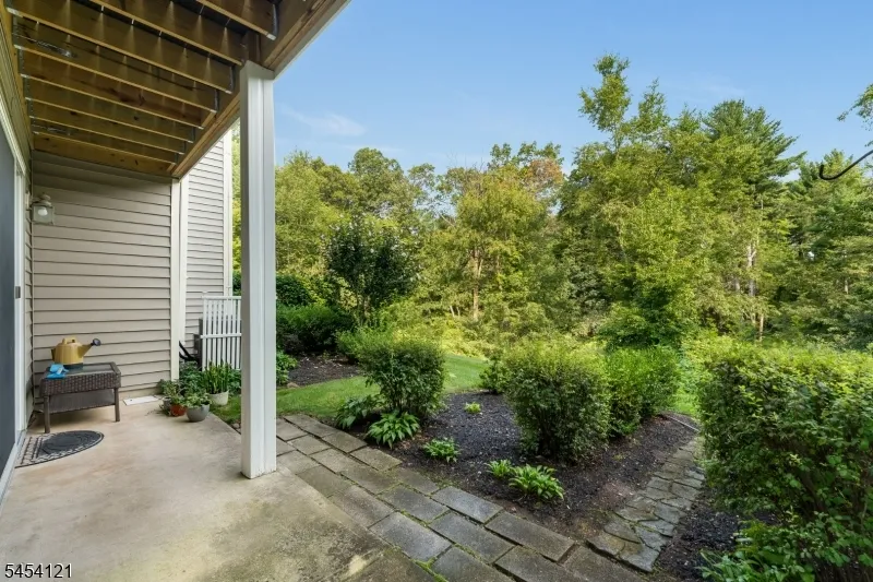 101 Westchester Ter Clinton, NJ 08801