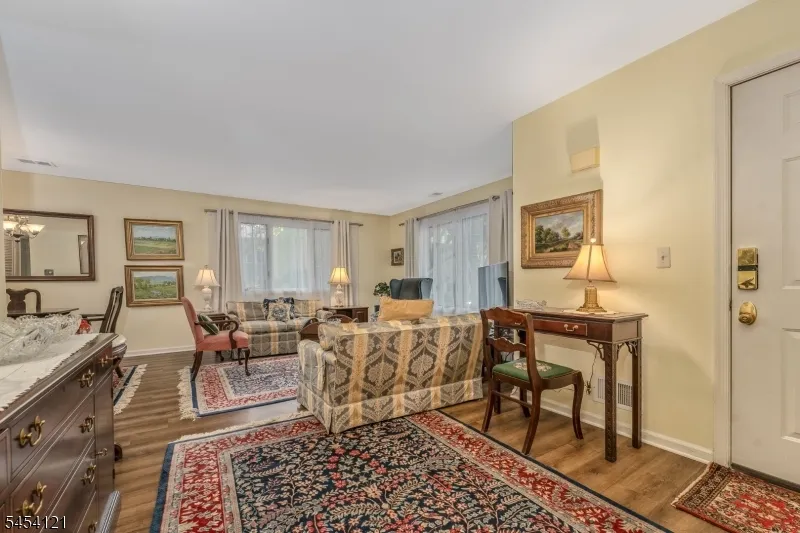 101 Westchester Ter Clinton, NJ 08801
