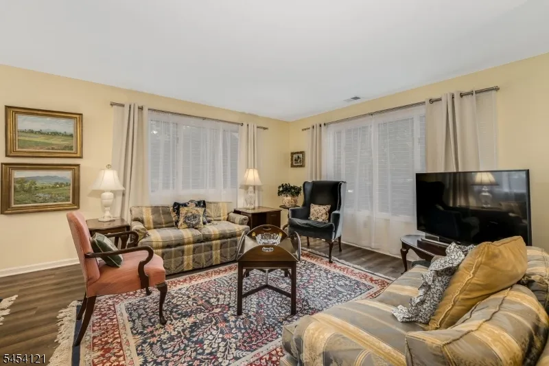 101 Westchester Ter Clinton, NJ 08801