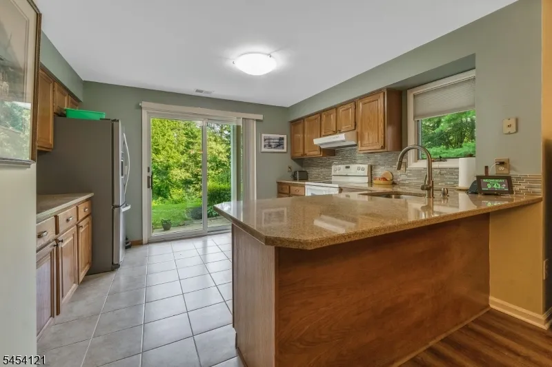 101 Westchester Ter Clinton, NJ 08801