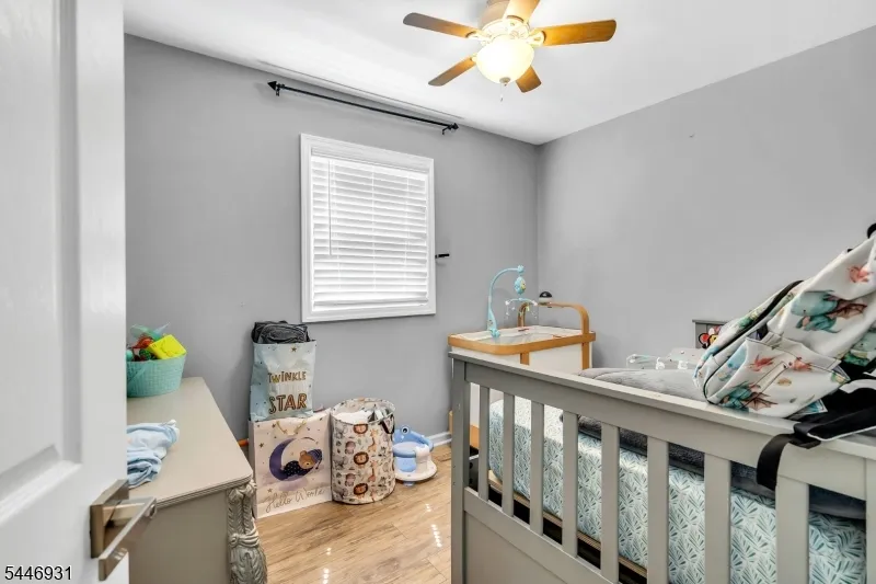 14 Arlington Dr Howell, NJ 07731