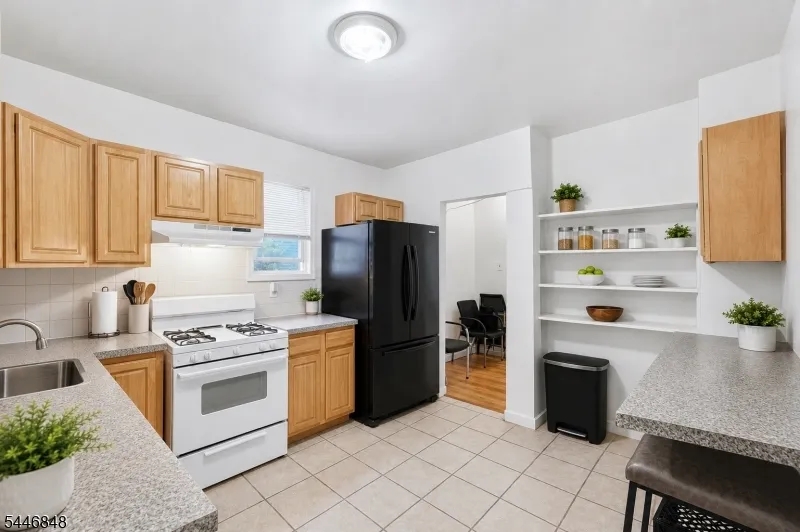 17 Highland Ter Irvington, NJ 07111