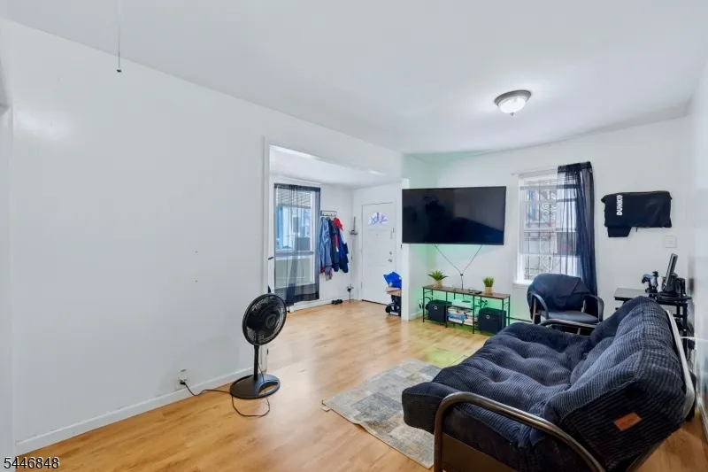 17 Highland Ter Irvington, NJ 07111