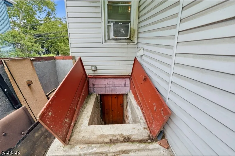 17 Highland Ter Irvington, NJ 07111