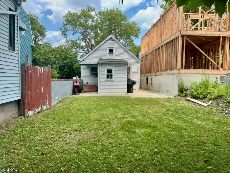 17 Highland Ter Irvington, NJ 07111