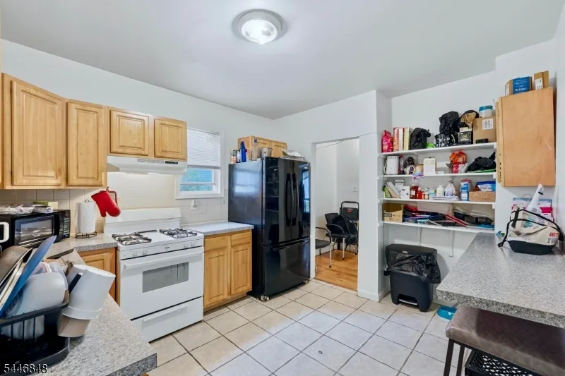 17 Highland Ter Irvington, NJ 07111