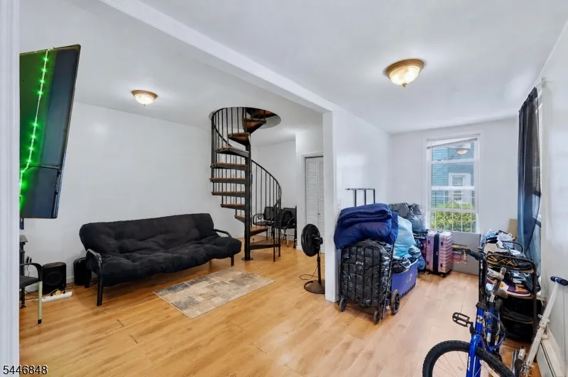 17 Highland Ter Irvington, NJ 07111