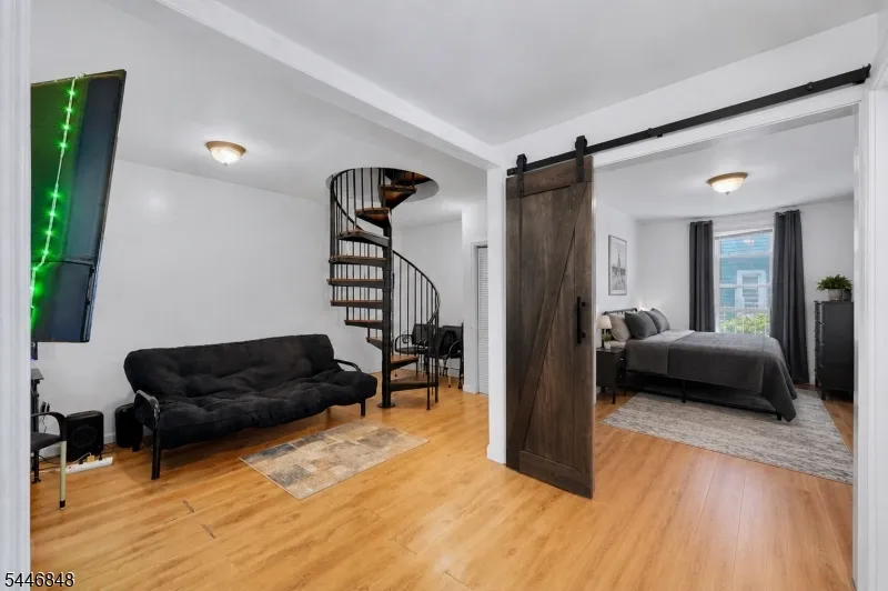 17 Highland Ter Irvington, NJ 07111