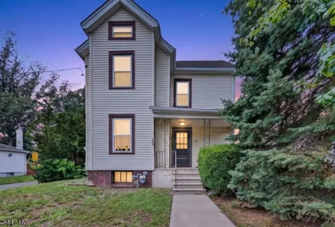 126 Cedar St
