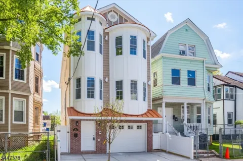 68 Lindsley Ave