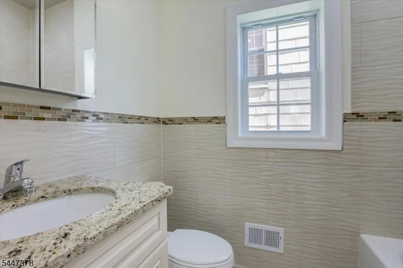 68 Lindsley Ave Newark City, NJ 07106