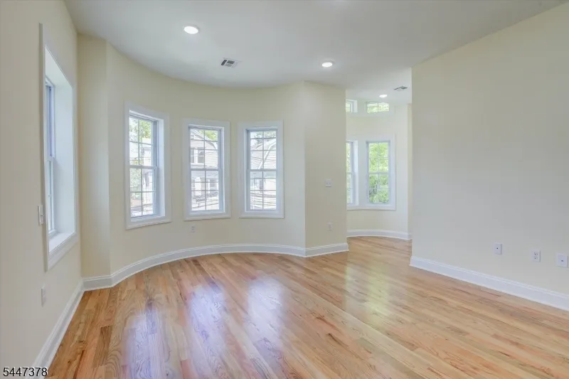 68 Lindsley Ave Newark City, NJ 07106