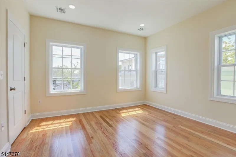 68 Lindsley Ave Newark City, NJ 07106