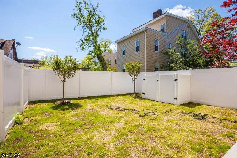 68 Lindsley Ave Newark City, NJ 07106
