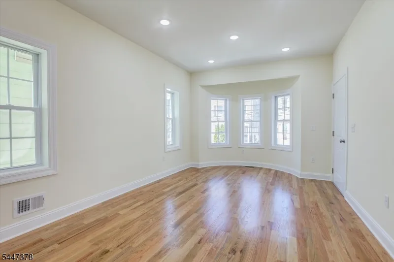 68 Lindsley Ave Newark City, NJ 07106