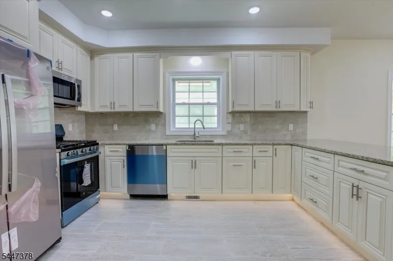 68 Lindsley Ave Newark City, NJ 07106