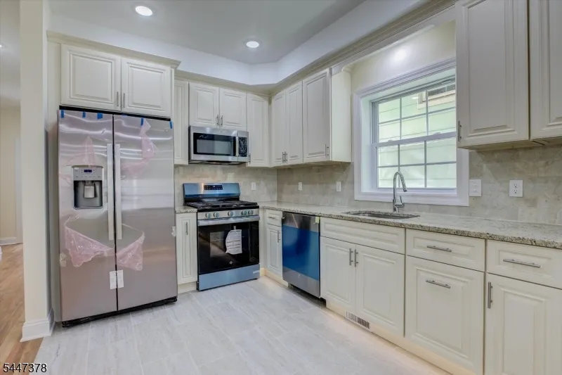 68 Lindsley Ave Newark City, NJ 07106
