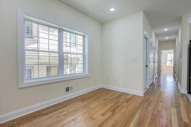 68 Lindsley Ave Newark City, NJ 07106
