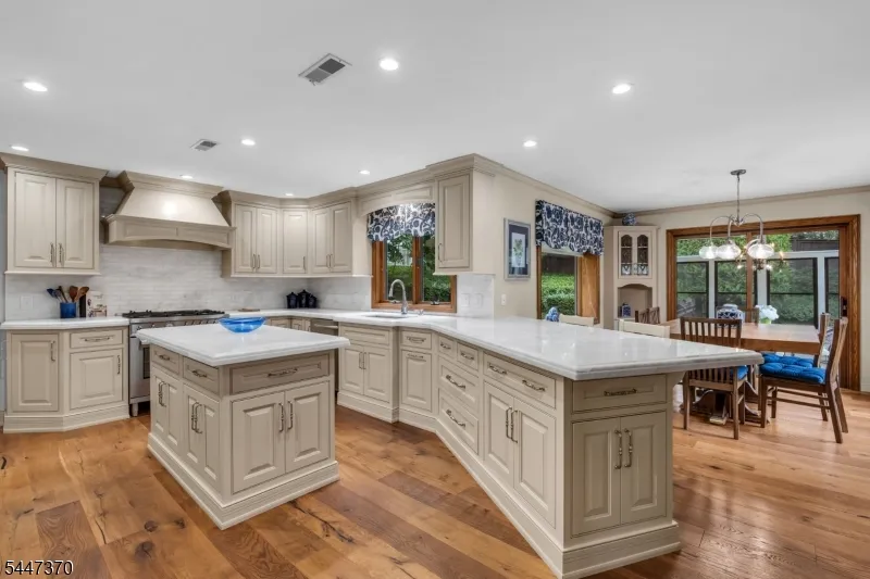 2520 Autumn Dr Wall, NJ 08736