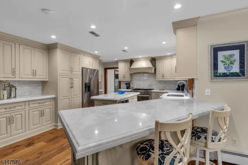 2520 Autumn Dr Wall, NJ 08736