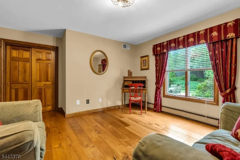 2520 Autumn Dr Wall, NJ 08736