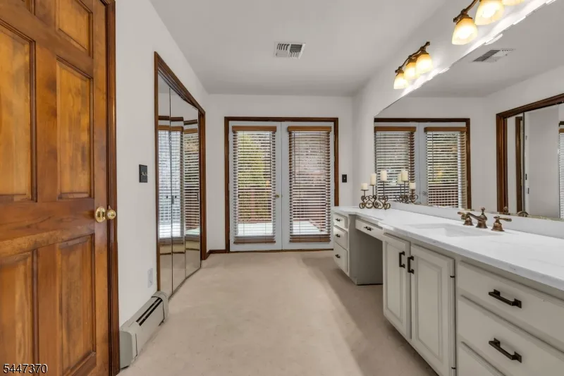 2520 Autumn Dr Wall, NJ 08736