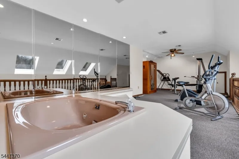 2520 Autumn Dr Wall, NJ 08736