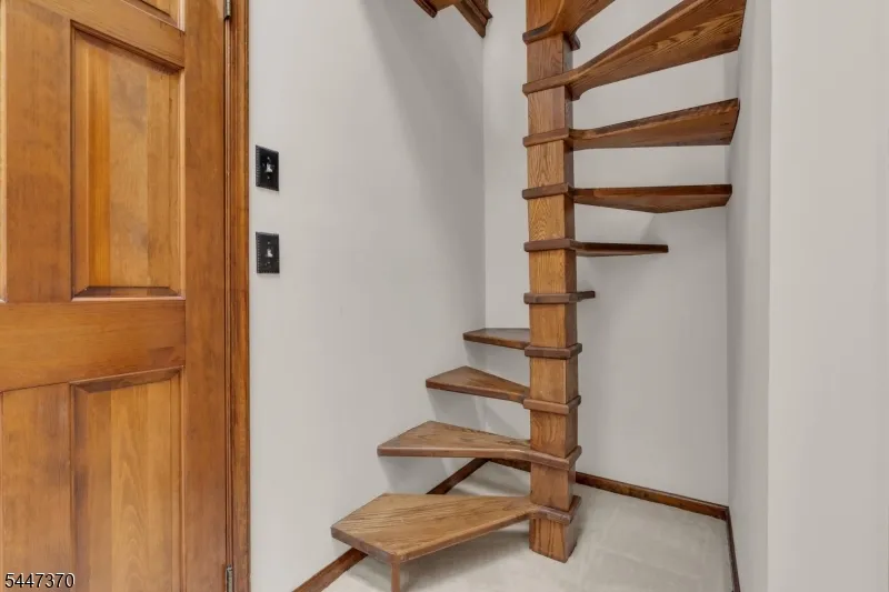 2520 Autumn Dr Wall, NJ 08736