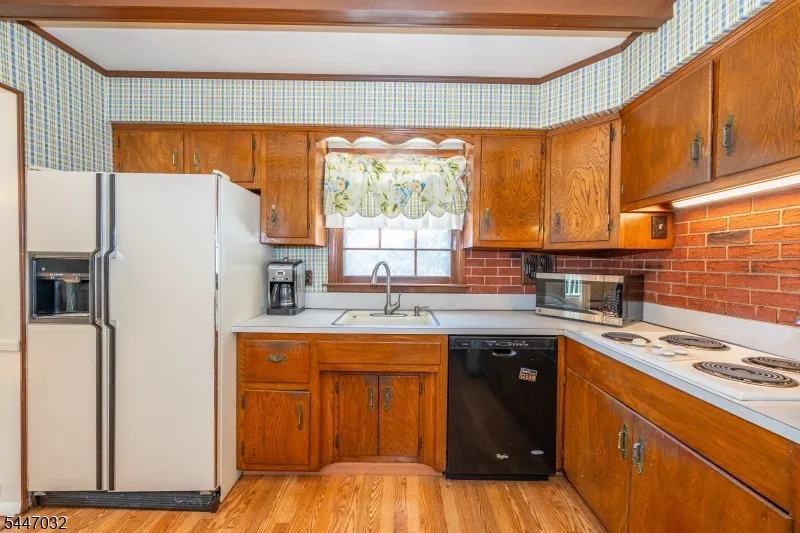 64 Sanford Dr Randolph, NJ 07869