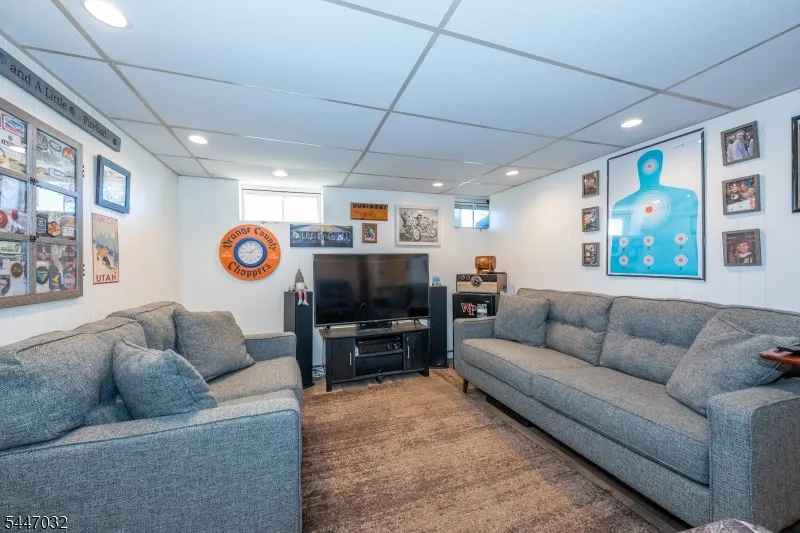 64 Sanford Dr Randolph, NJ 07869