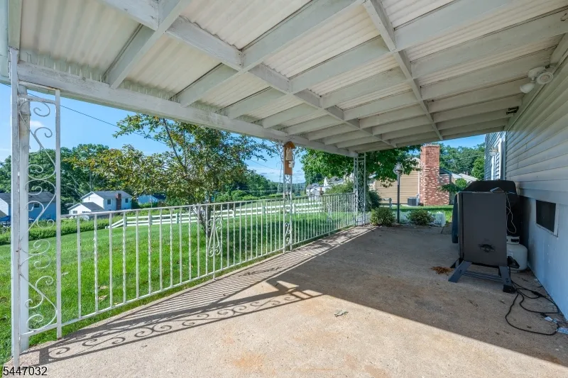 64 Sanford Dr Randolph, NJ 07869
