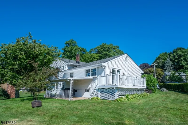 64 Sanford Dr Randolph, NJ 07869