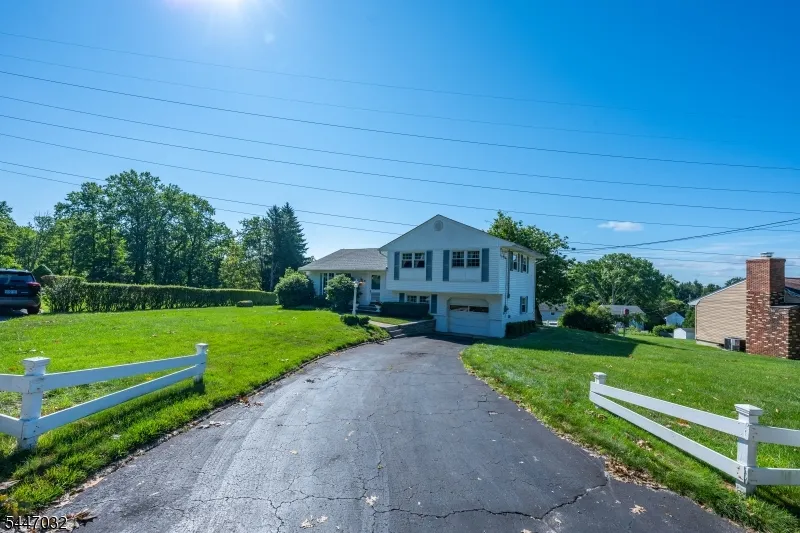 64 Sanford Dr Randolph, NJ 07869