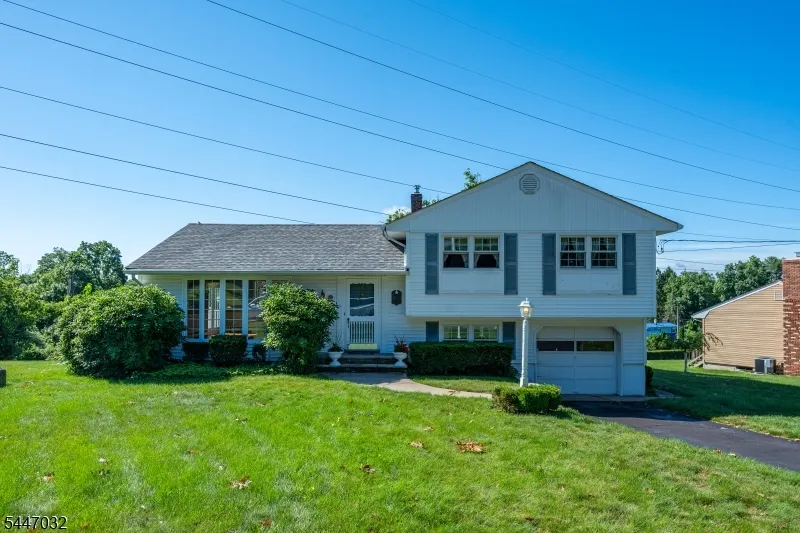 64 Sanford Dr Randolph, NJ 07869
