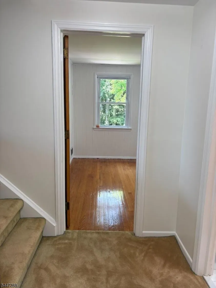 33 Longacre Drive Livingston, NJ 07039