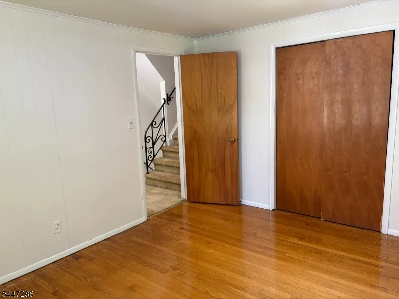 33 Longacre Drive Livingston, NJ 07039
