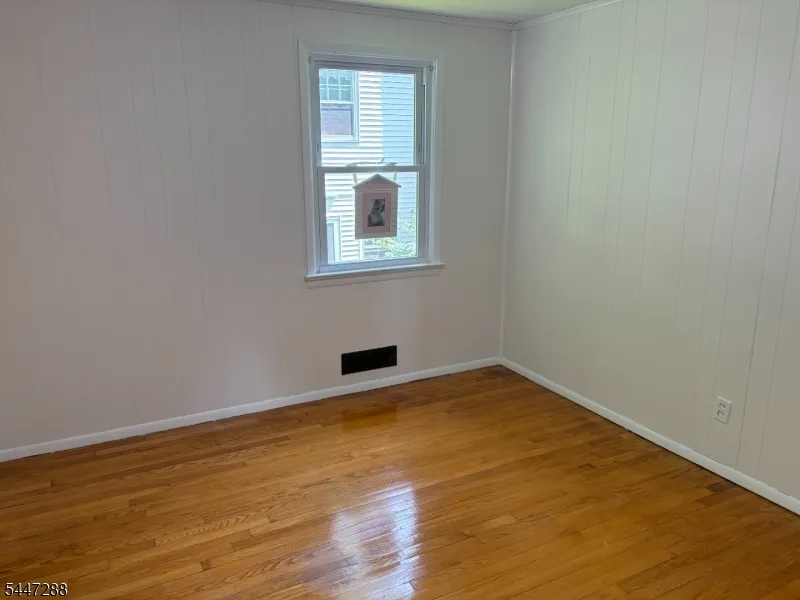 33 Longacre Drive Livingston, NJ 07039