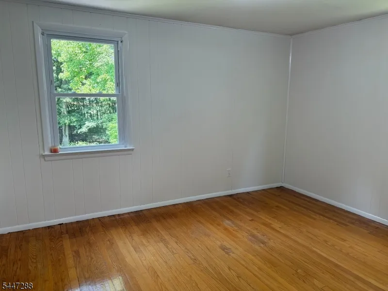 33 Longacre Drive Livingston, NJ 07039