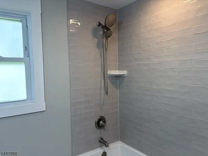 33 Longacre Drive Livingston, NJ 07039