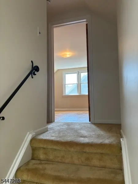 33 Longacre Drive Livingston, NJ 07039