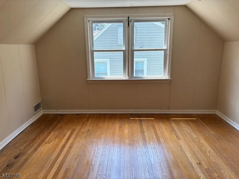 33 Longacre Drive Livingston, NJ 07039