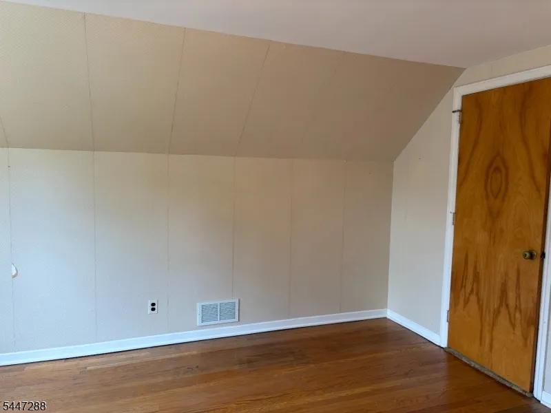33 Longacre Drive Livingston, NJ 07039