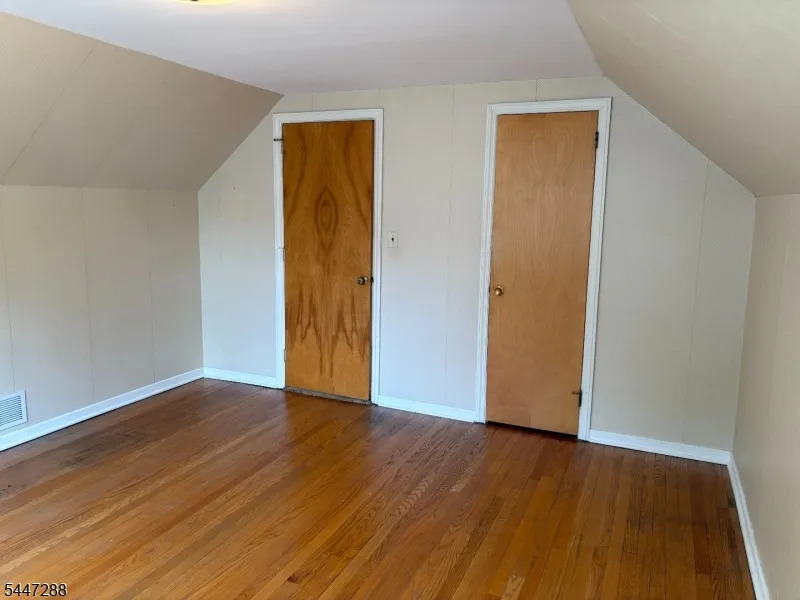 33 Longacre Drive Livingston, NJ 07039