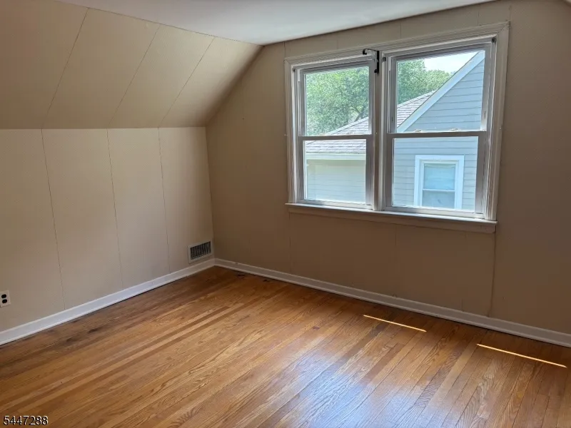 33 Longacre Drive Livingston, NJ 07039